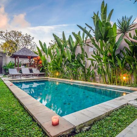Bukit Kirana Villas Uluwatu Buitenkant foto